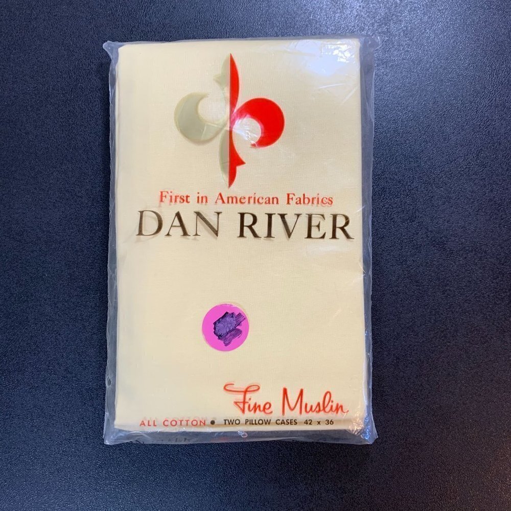 New Sealed Dan River Fine Muslin Two Pillowcases 42x36 Pastel Yellow Made in USA